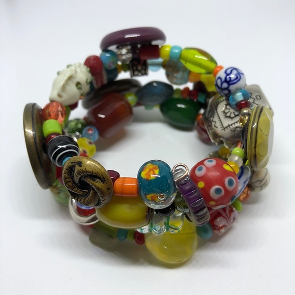 Handcrafted Bead and Button Bracelet ❤️ - Picture 12 of 16